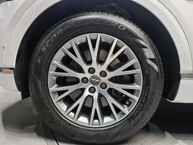 2023 Genesis GV80 с пробегом 43 638 км