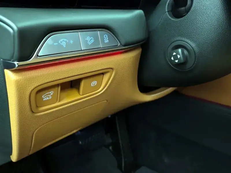 2023 Genesis GV80 с пробегом 11 951 км