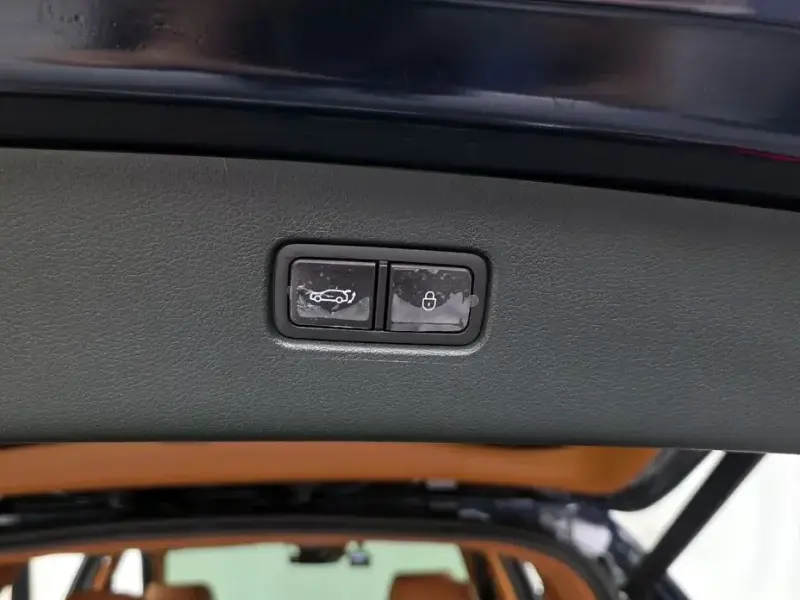 2023 Genesis GV80 с пробегом 11 951 км