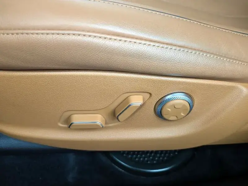 2023 Genesis GV80 с пробегом 11 951 км