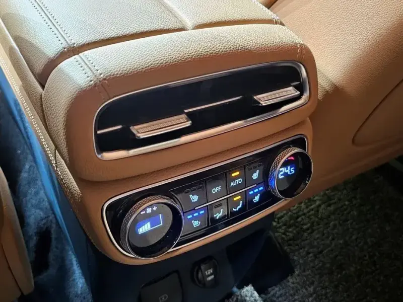 2023 Genesis GV80 с пробегом 43 638 км