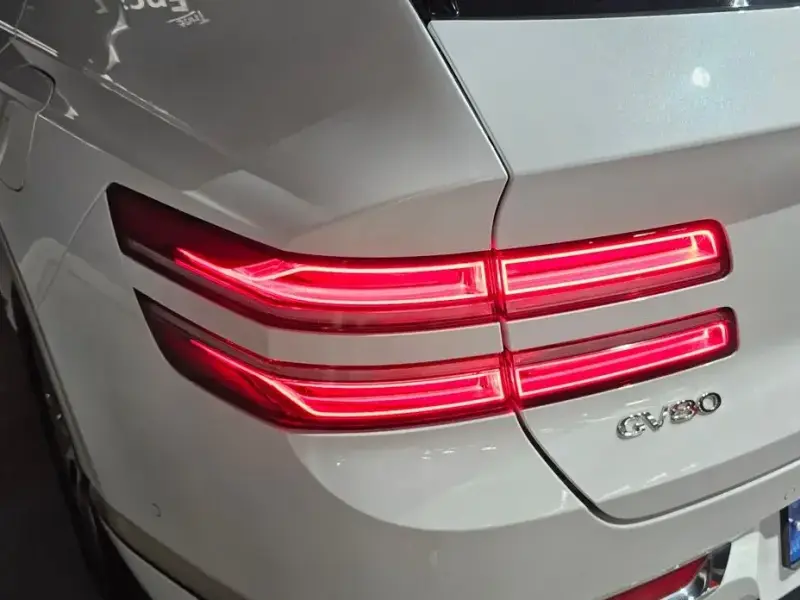 2023 Genesis GV80 с пробегом 43 638 км