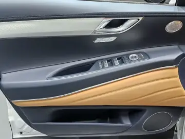 2023 Genesis GV80 с пробегом 43 638 км