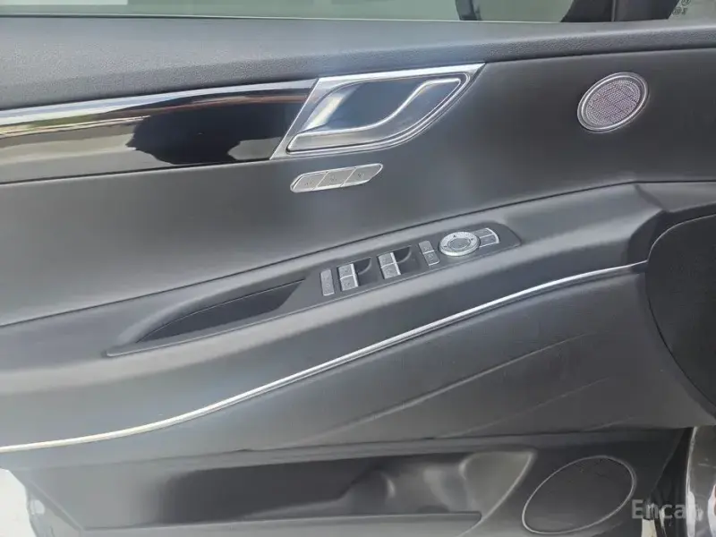 2023 Genesis GV80 с пробегом 26 162 км