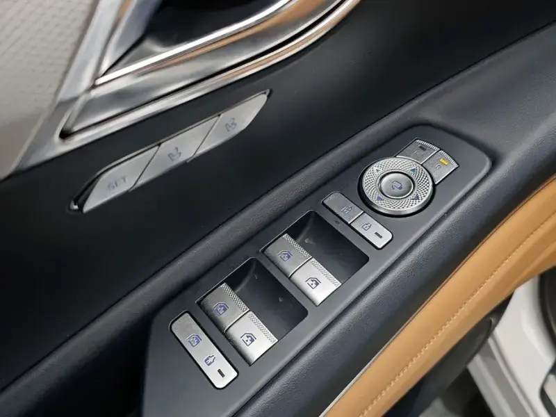 2023 Genesis GV80 с пробегом 43 638 км