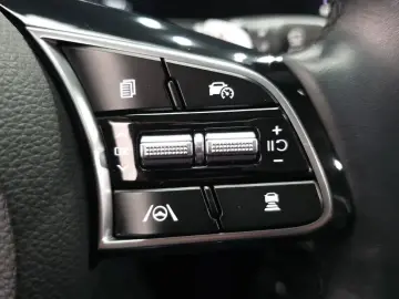 2023 Kia Seltos с пробегом 7 077 км