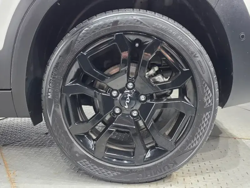 2023 Kia Seltos с пробегом 33 848 км