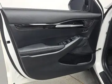 2023 Kia Seltos с пробегом 33 848 км