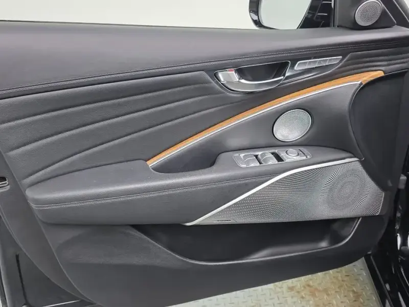 2023 Kia K9 с пробегом 44 932 км