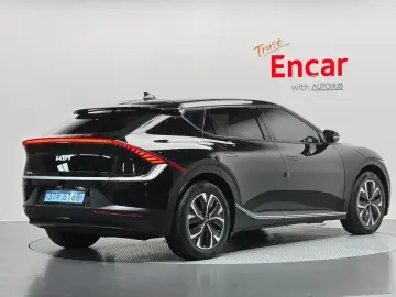 2022 Kia EV6 с пробегом 50 956 км