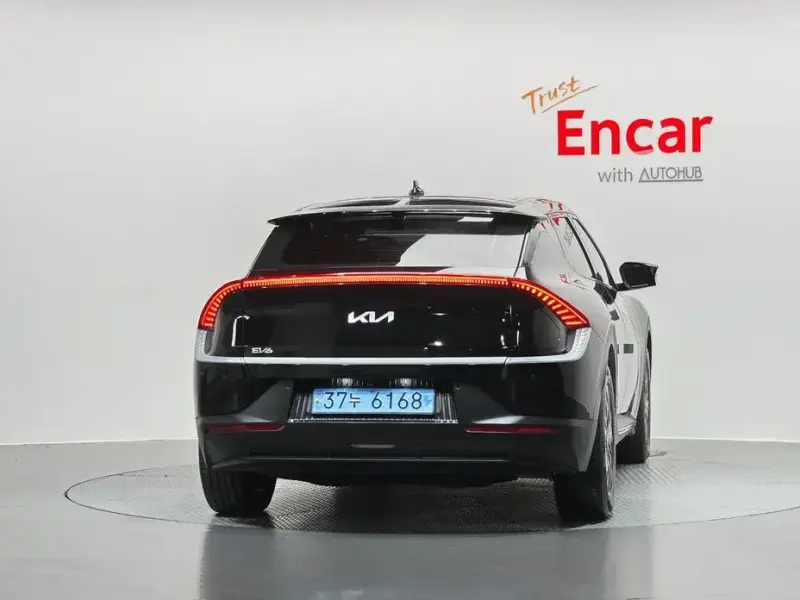 2022 Kia EV6 с пробегом 50 956 км