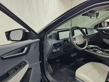 2022 Kia EV6 с пробегом 50 956 км