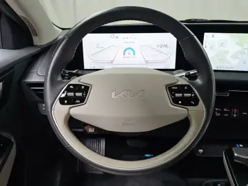 2022 Kia EV6 с пробегом 50 956 км