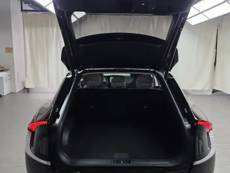 2022 Kia EV6 с пробегом 50 956 км