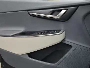 2022 Kia EV6 с пробегом 50 956 км