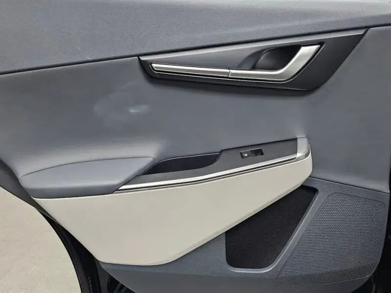 2022 Kia EV6 с пробегом 50 956 км