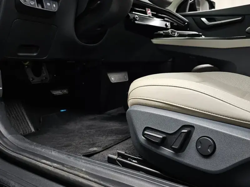 2022 Kia EV6 с пробегом 50 956 км