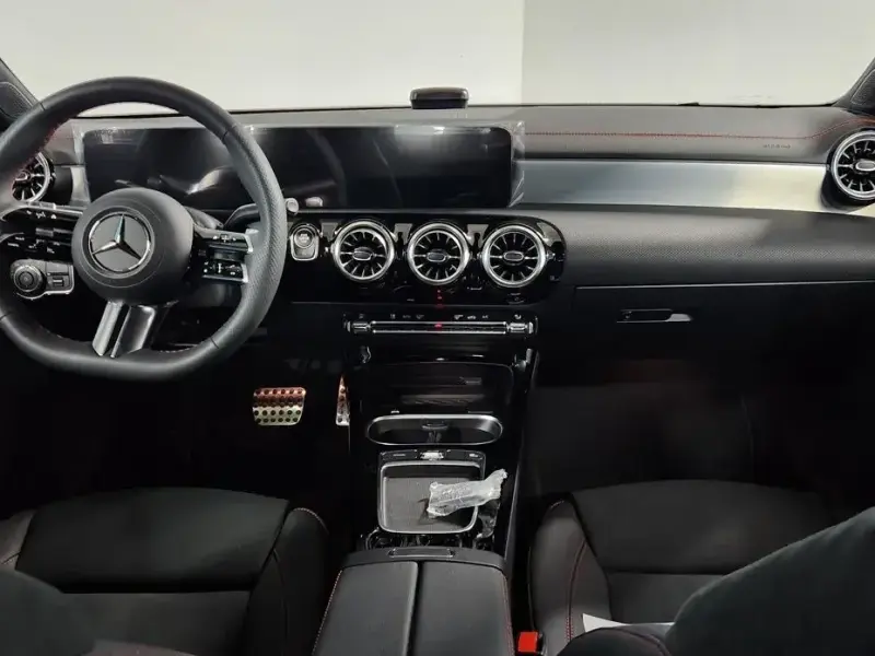 2025 Mercedes-Benz CLA с пробегом 13 км