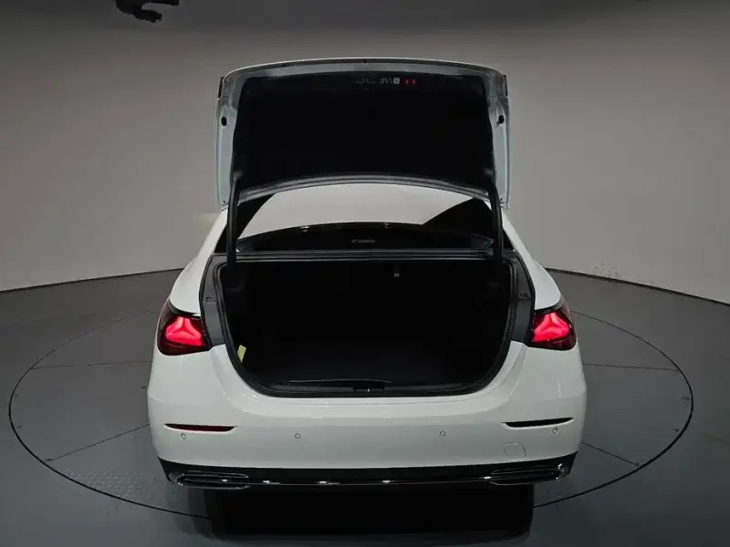 2025 Mercedes-Benz E-Класс с пробегом 7 036 км