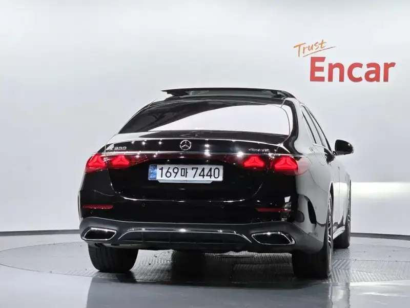2024 Mercedes-Benz E-Класс с пробегом 29 985 км
