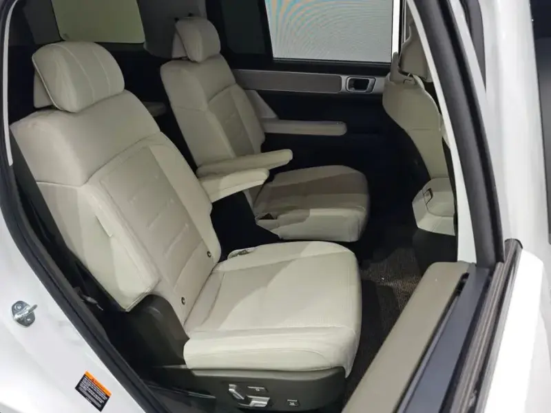 2025 Hyundai Santa Fe с пробегом 36 998 км