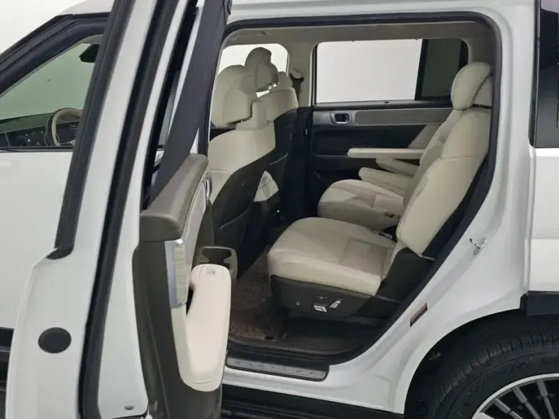 2025 Hyundai Santa Fe с пробегом 36 998 км