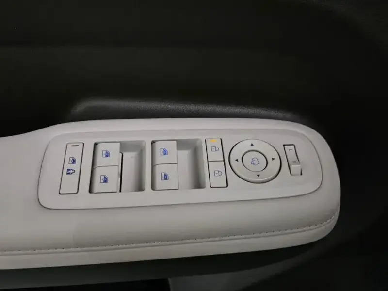 2025 Hyundai Santa Fe с пробегом 36 998 км