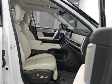 2024 Hyundai Santa Fe с пробегом 19 599 км