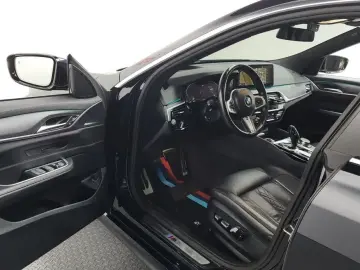 2022 BMW 6 серии с пробегом 121 744 км