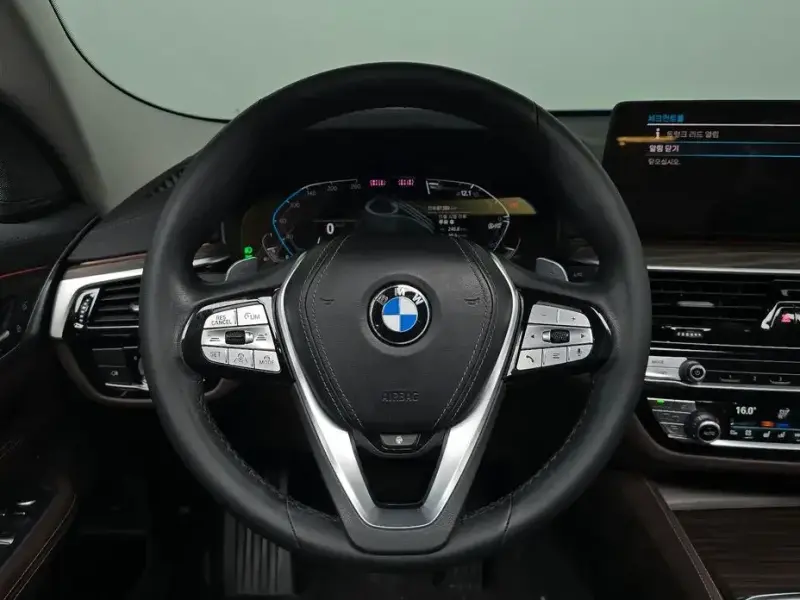 2022 BMW 6 серии с пробегом 81 389 км