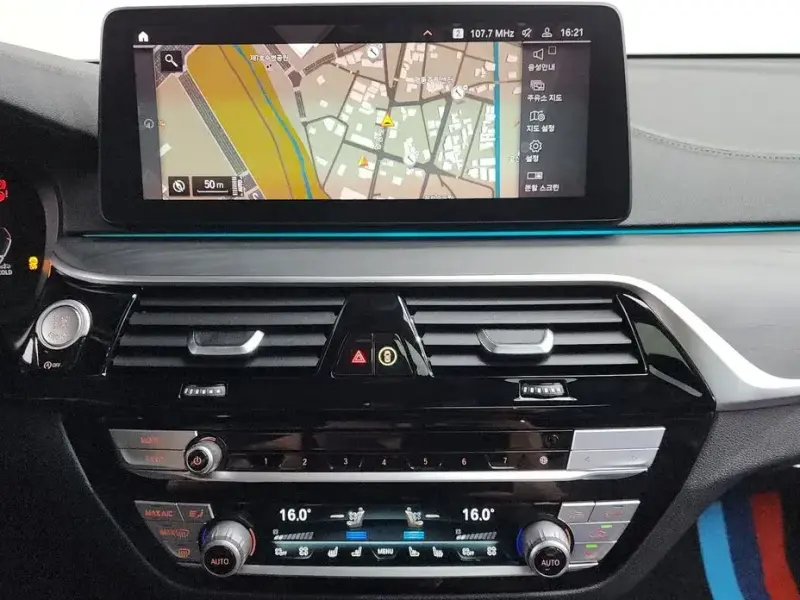 2022 BMW 6 серии с пробегом 121 744 км