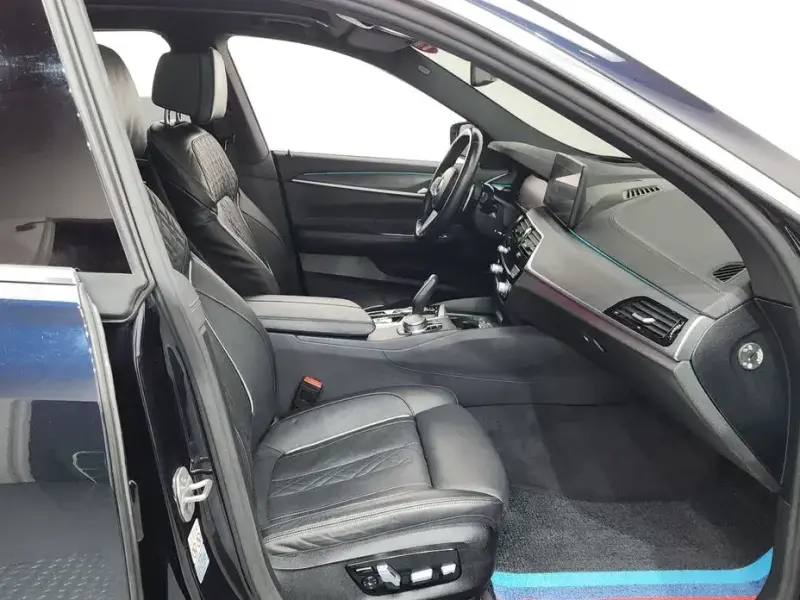 2022 BMW 6 серии с пробегом 121 744 км