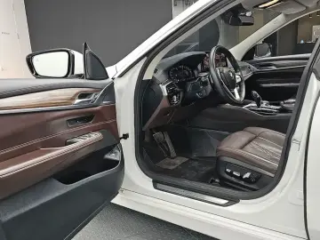 2022 BMW 6 серии с пробегом 77 889 км
