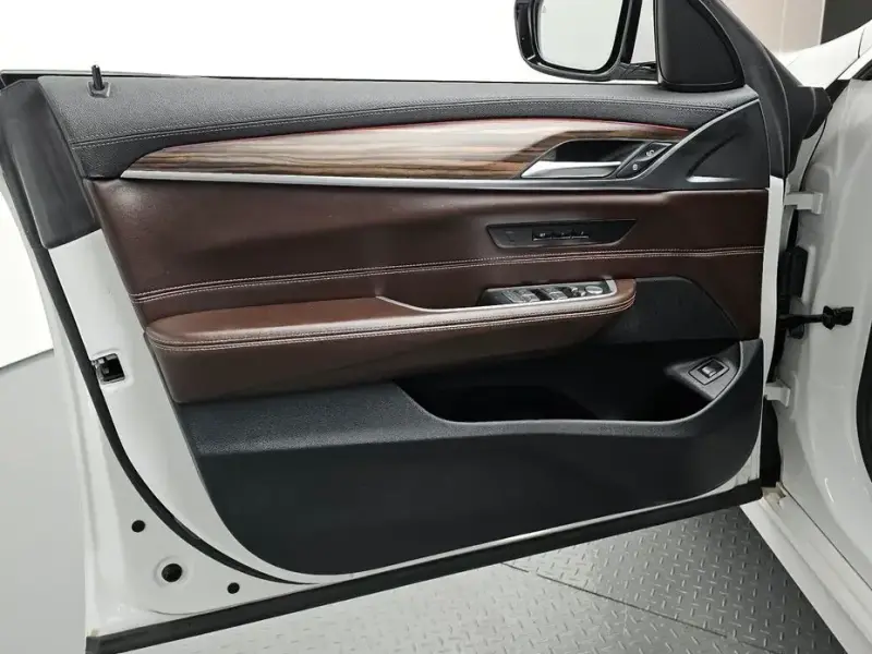 2022 BMW 6 серии с пробегом 77 889 км