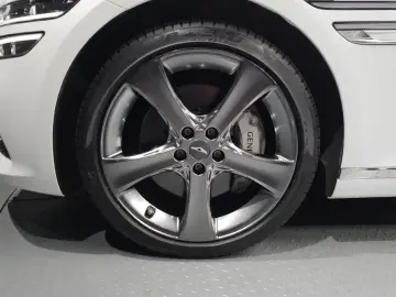 2023 Genesis G80 с пробегом 35 838 км