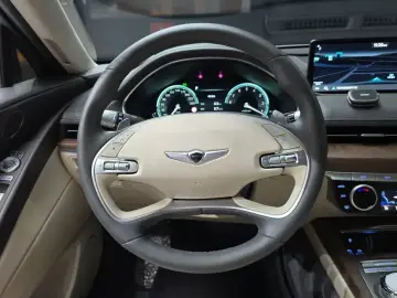 2023 Genesis G80 с пробегом 35 838 км