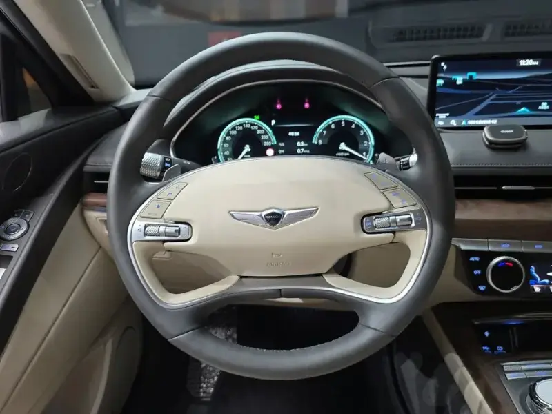 2023 Genesis G80 с пробегом 35 838 км