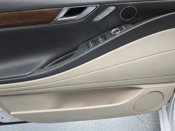 2023 Genesis G80 с пробегом 35 838 км