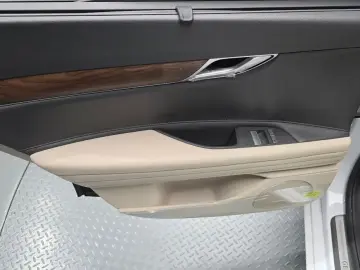 2023 Genesis G80 с пробегом 35 838 км