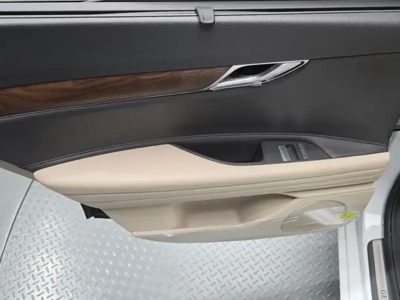 2023 Genesis G80 с пробегом 35 838 км
