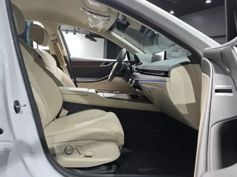 2023 Genesis G80 с пробегом 35 838 км