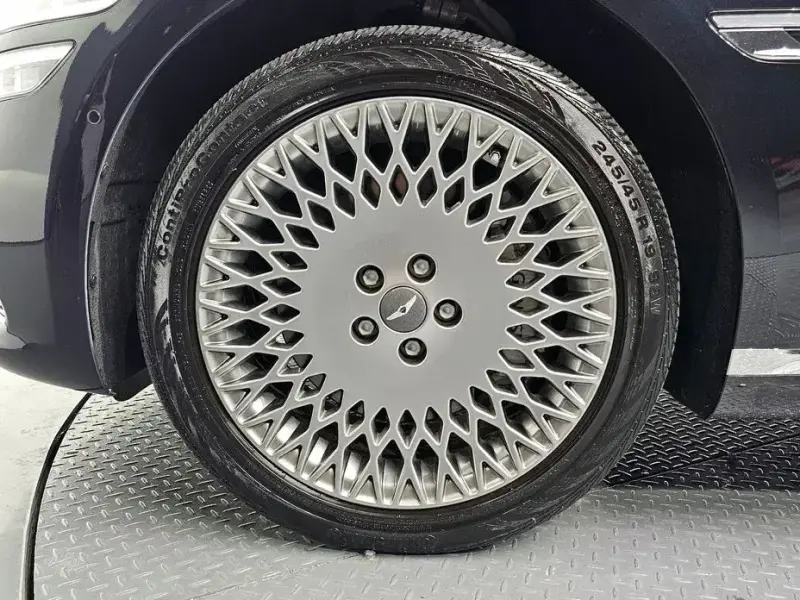 2023 Genesis G80 с пробегом 33 736 км