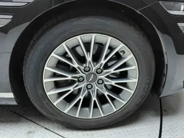 2023 Genesis G80 с пробегом 78 548 км