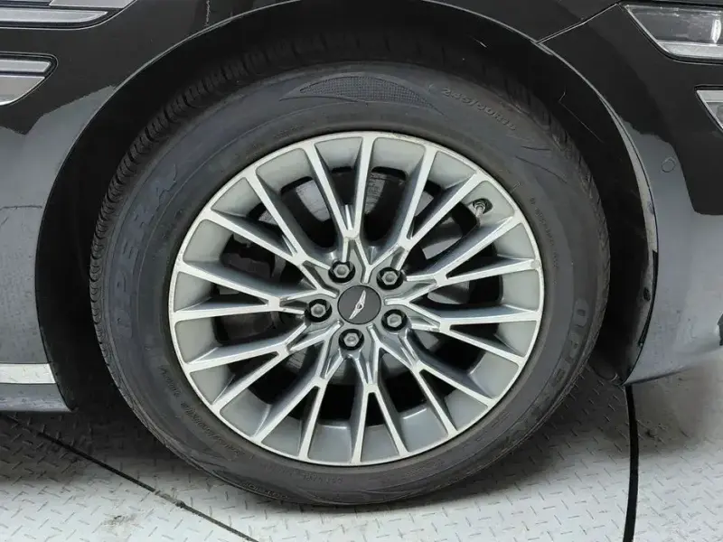 2023 Genesis G80 с пробегом 78 548 км