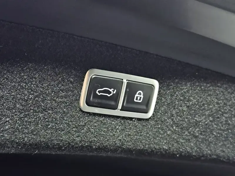 2023 Genesis G80 с пробегом 33 736 км