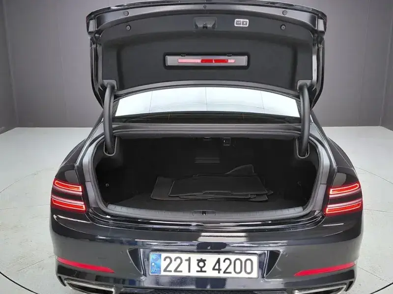 2023 Genesis G80 с пробегом 78 548 км