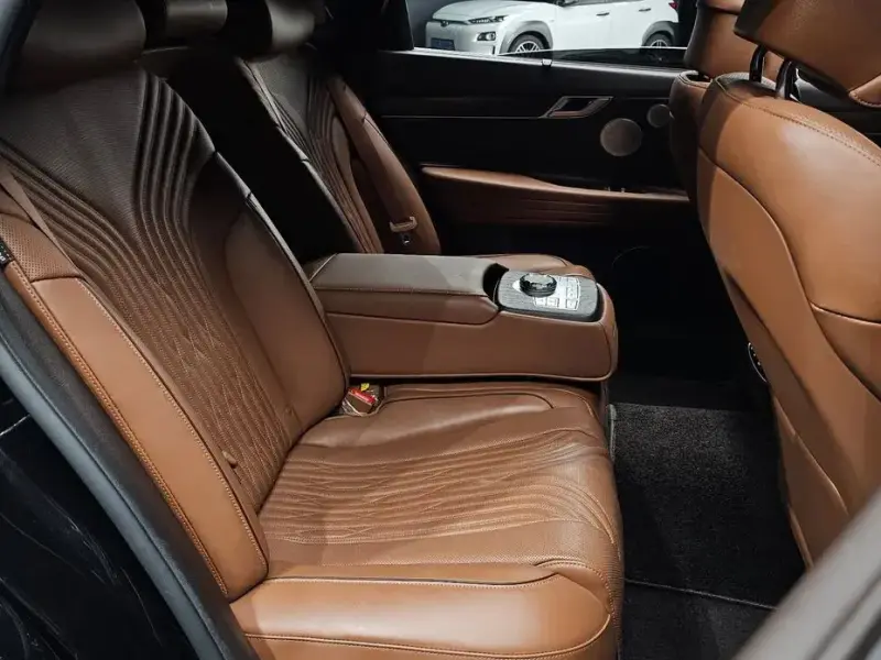 2023 Genesis G80 с пробегом 47 330 км