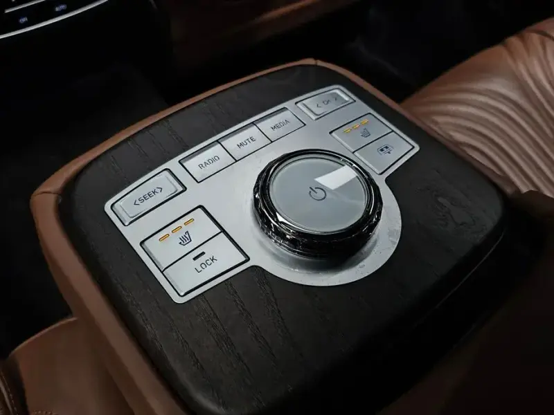 2023 Genesis G80 с пробегом 47 330 км