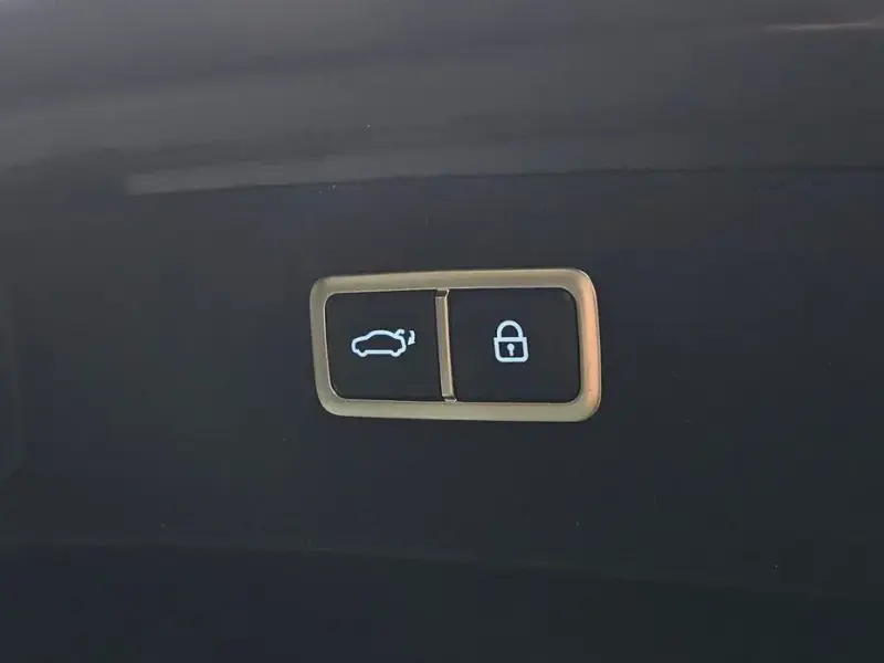 2023 Genesis G80 с пробегом 47 330 км