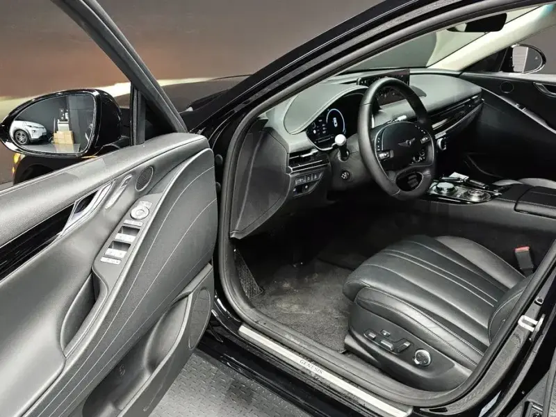 2023 Genesis G80 с пробегом 50 235 км